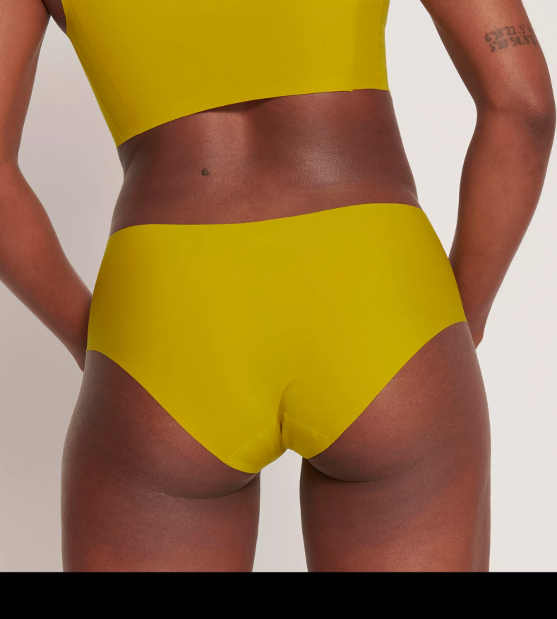 nadrág | HU sloggi nők nulla érzésű csípőnadrág nyári mész J8248B32